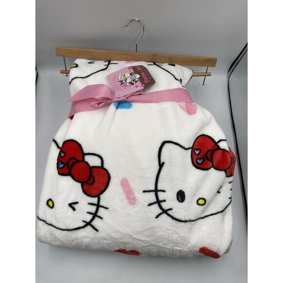 Hello Kitty SOFT Winky Face Blanket 100% Polyester 60”x70” NEW w/ Tags